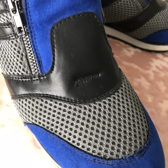 Women’s  Sneakers - Picture 6 of 8